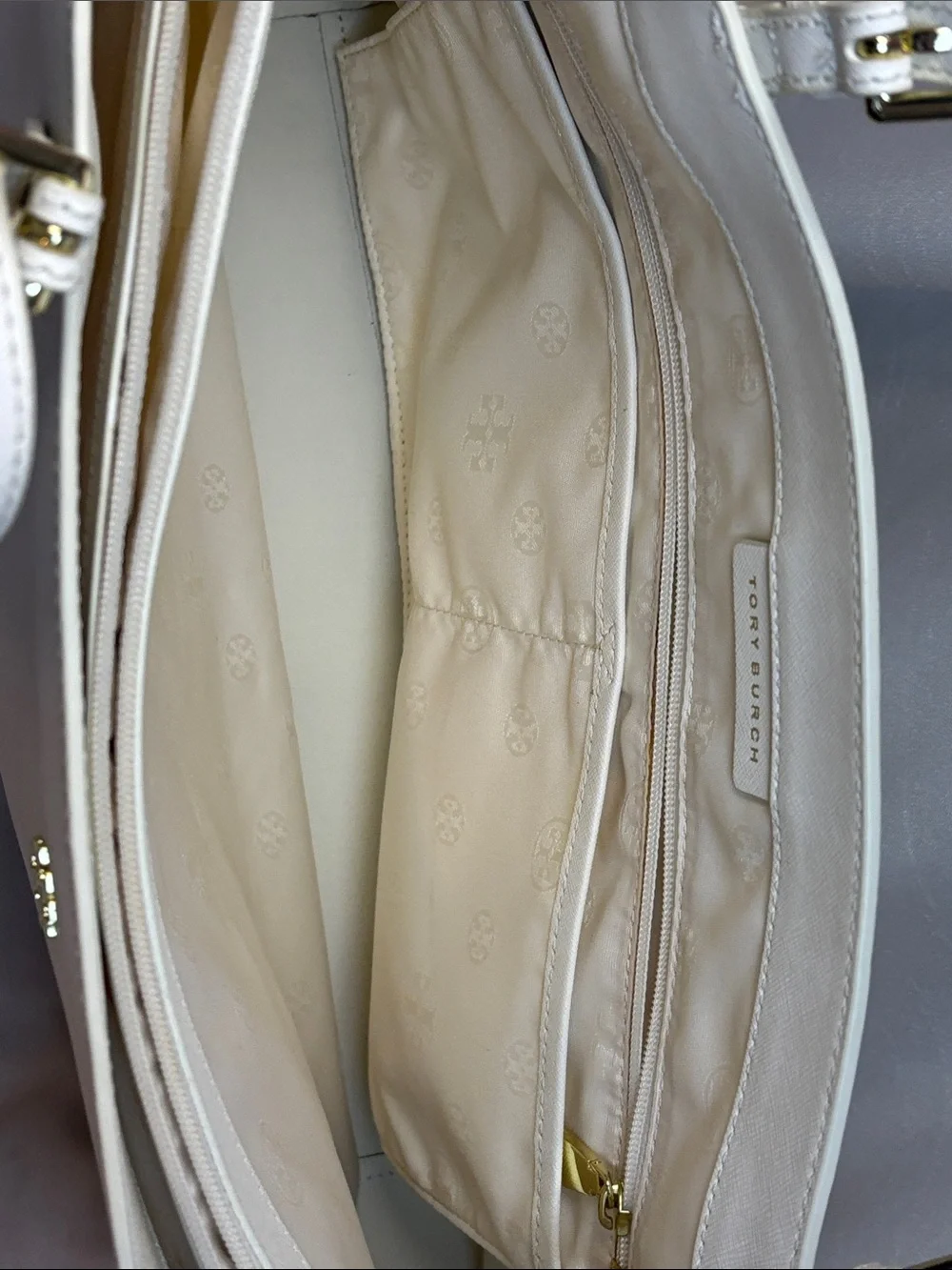 Tory Burch Cream Leather Tote Bag - Elegant Everyday Carryall - Picture 2 of 7